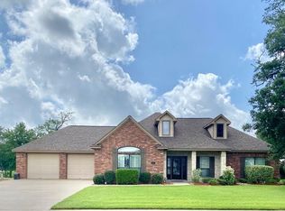 117 Pintail Dr, Clute, TX 77531