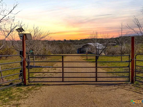 2477 Old Lehmann Rd, Seguin, TX 78155