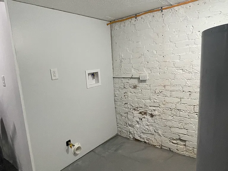 609 Franklin Ave #3 — Photo 5