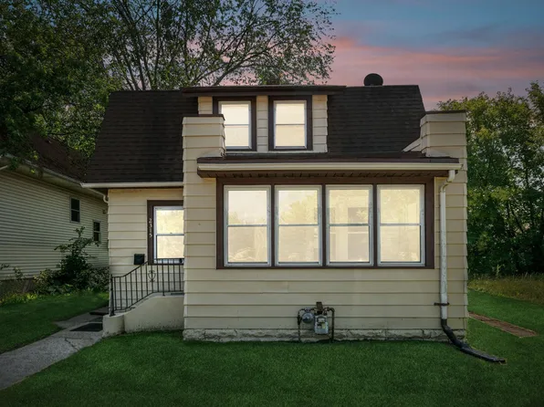 2315 Golden Valley Rd, Minneapolis, MN 55411