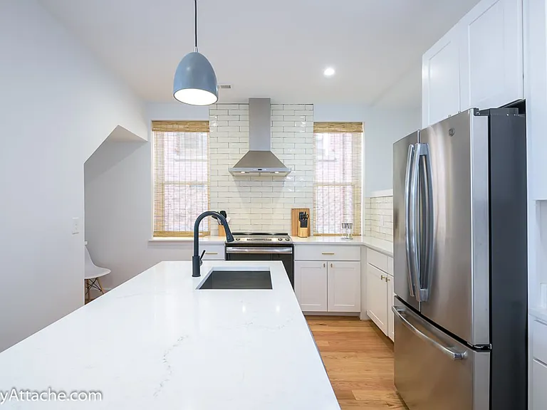 631 Constitution Ave NE — Photo 3
