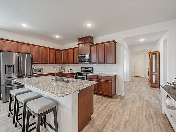 3rd image of 1446 White Water Way