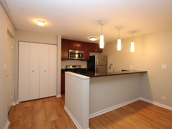 5th image of 1717 N Dayton St APT G2
