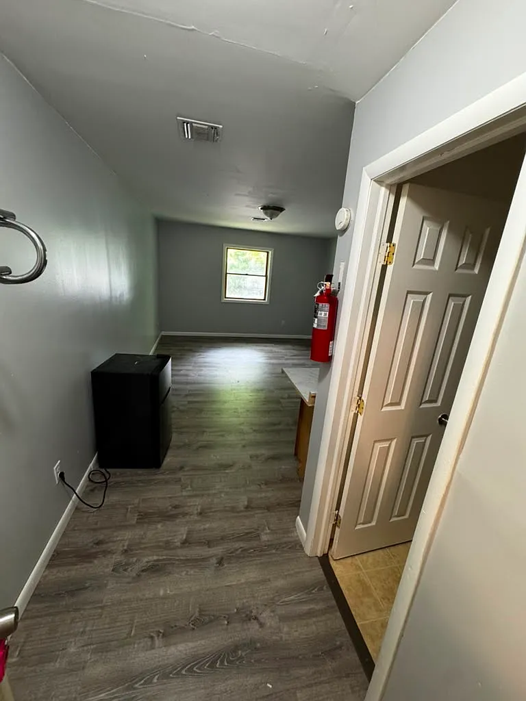 Studio, 264 sqft, $1,100 — Photo 2