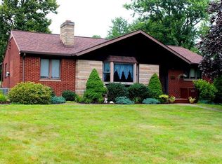 1270 Meadow Dr, Aliquippa, PA