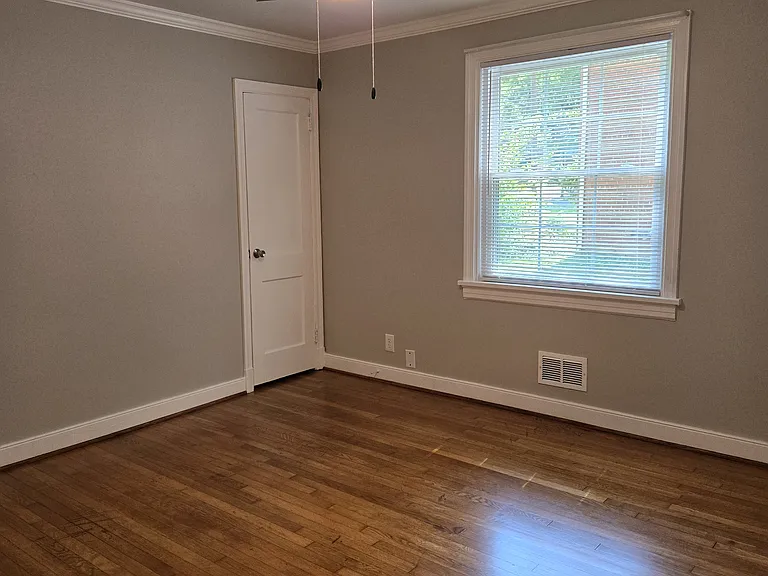 3427 W Franklin St — Photo 4
