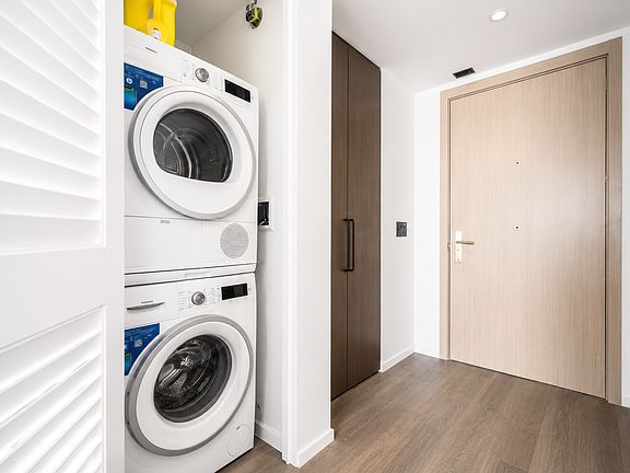 4th image of 1482 Robson St #1101