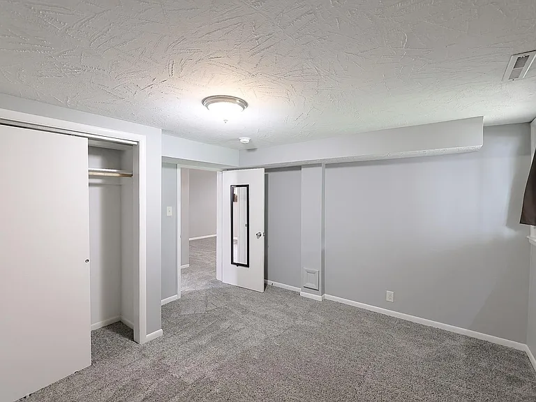 1025 Kent St — Photo 23