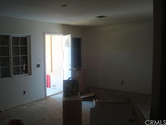 3rd image of 721 E Christie St