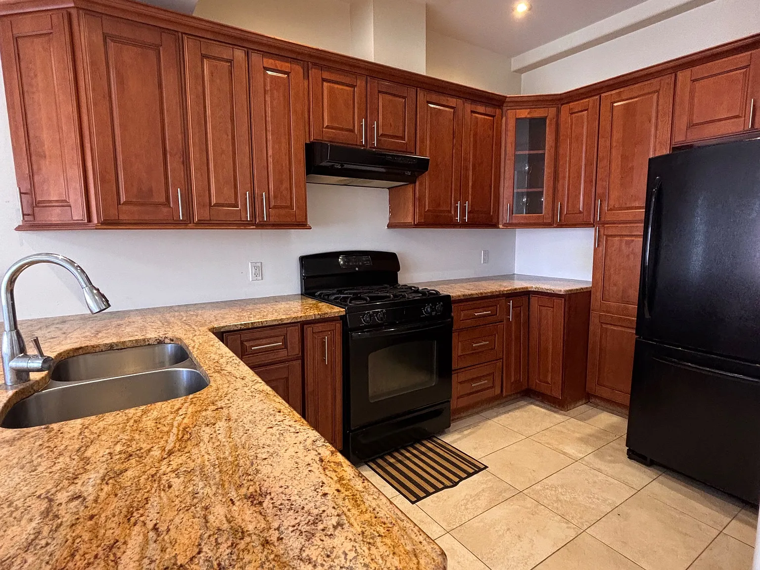2 bed, $1,899 — Photo 2