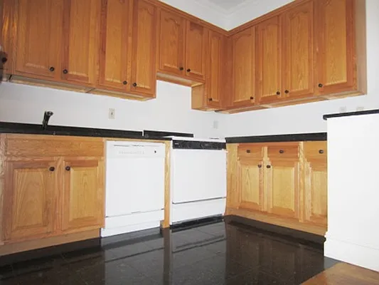 Rented by City Connections Realty | media 35