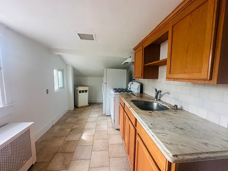 12 Cliff St #2 — Photo 3