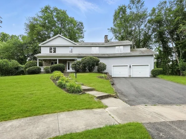 93 Jonquil Ln, Longmeadow, MA 01106