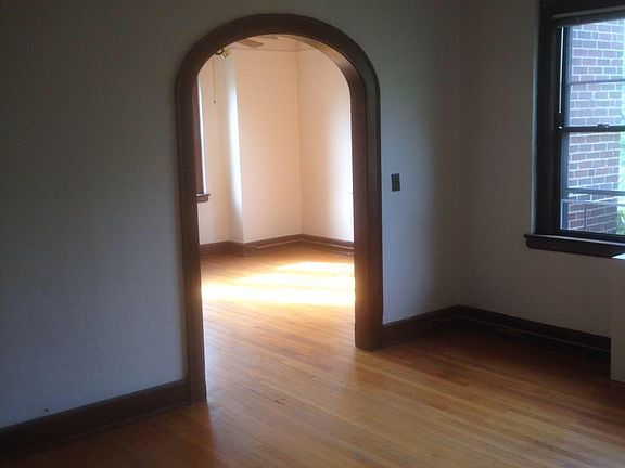 4th image of 2325 Avenham Ave SW #6