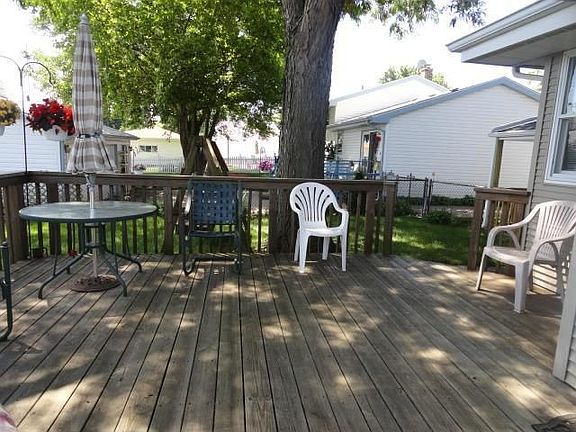 5th image of 9149 Parkway Dr