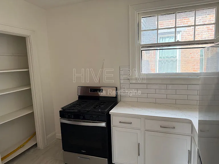 3745 Saint Lawrence Ave #1 — Photo 19