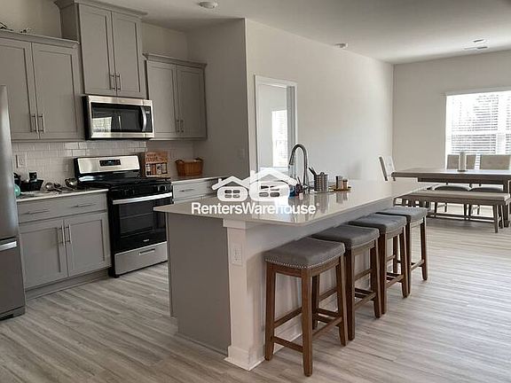 5th image of 3924 Coleman Dr