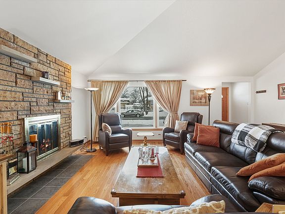 2nd image of 10551 Essex St