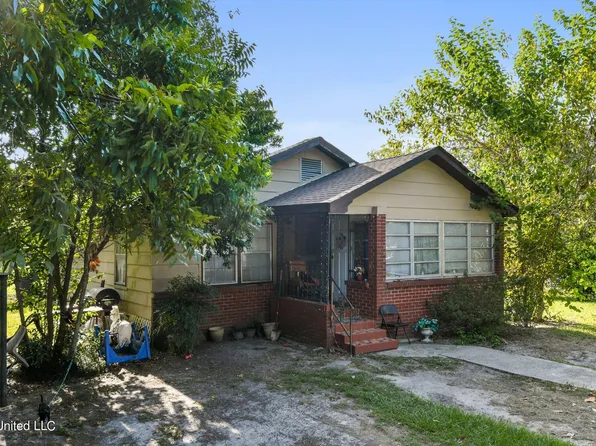 1047 Camp Ave, Gulfport, MS 39501