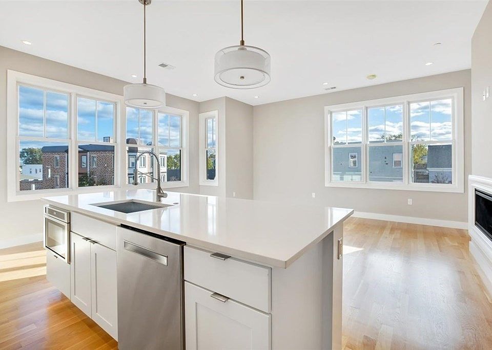 1st image of 3 Dorset St #1