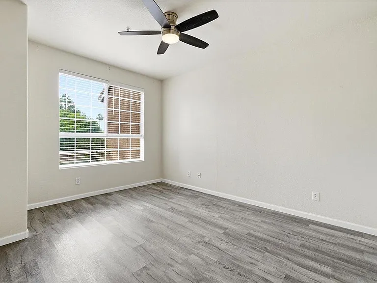 1633 E Lakeside Dr #63 — Photo 10