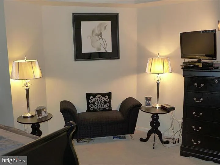 10101 Grosvenor Pl #1212 — Photo 4