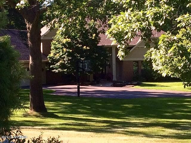 1st image of 7741 Silverthorn Dr SE