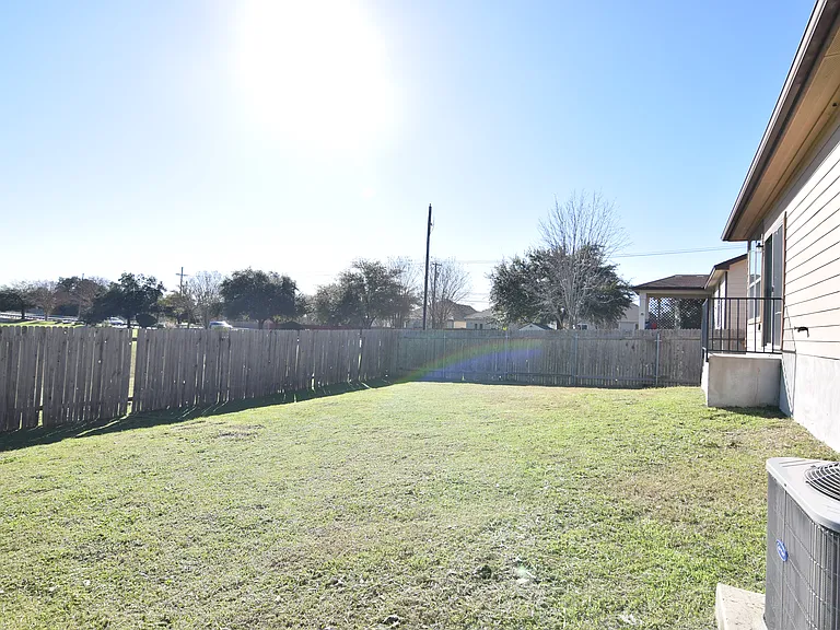 823 Tumbleweed Trl — Photo 18