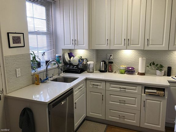2nd image of 337 Tappan St APT 2D