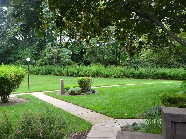 410 Westgate Dr Unit 410, Edison, NJ 08820