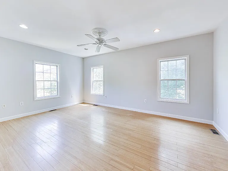 5713 Eads St NE — Photo 11