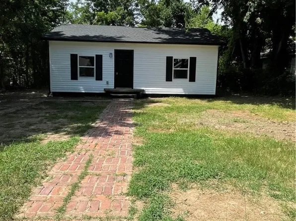 617 E E St, Russellville, AR 72801