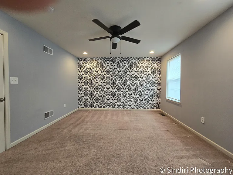6419 Creekbend Dr — Photo 35