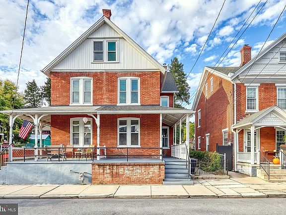 3rd image of 134 W Walnut St