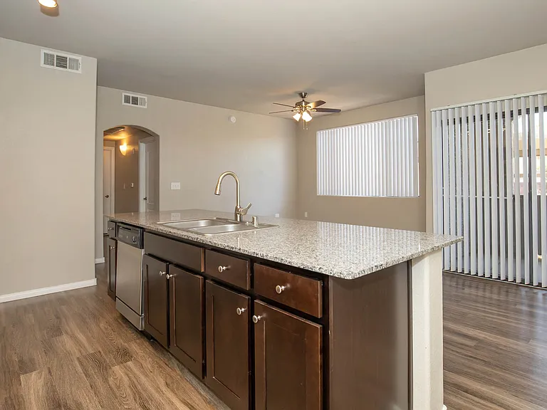 2a2/2b2 Renovated 959 SQFT 2 Bed 2 Bath