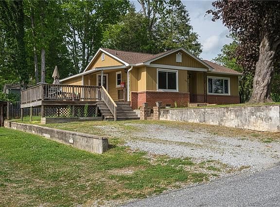 2nd image of 216 Edenburg St