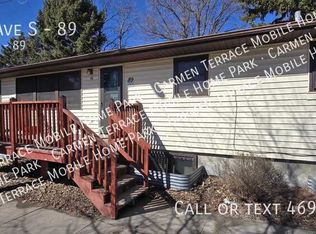 202 7th Ave S #89, Crookston, MN 56716