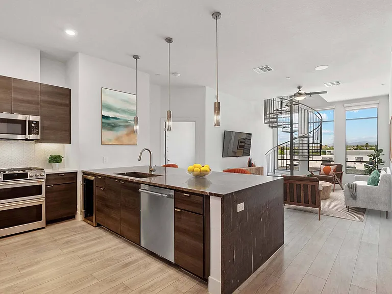 Scottsdale Grand — Photo 24