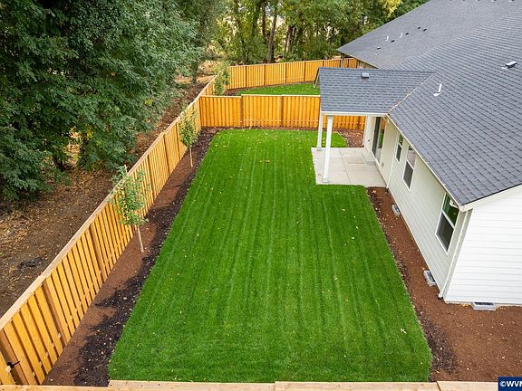 3rd image of 855 Oakleaf Way