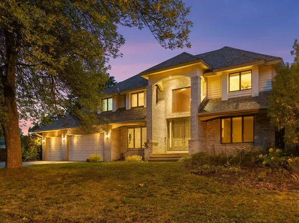 12708 Diamond Dr, Burnsville, MN 55337