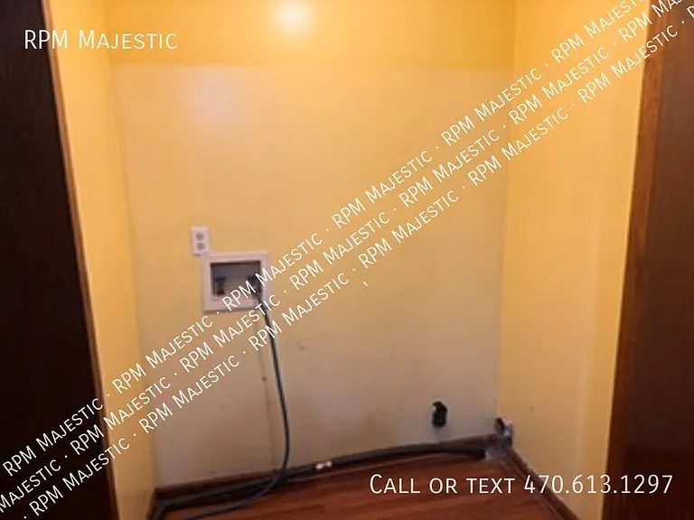 203 Toby Springs Ln — Photo 6