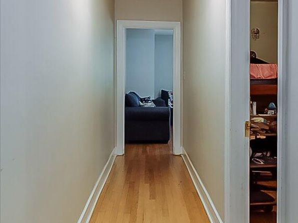 lexington-kentucky-2093667214 picture