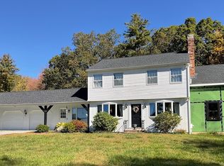 230 West St, Paxton, MA 01612