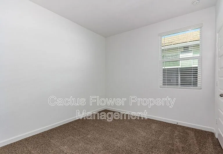 2037 W Shelly Ave — Photo 16
