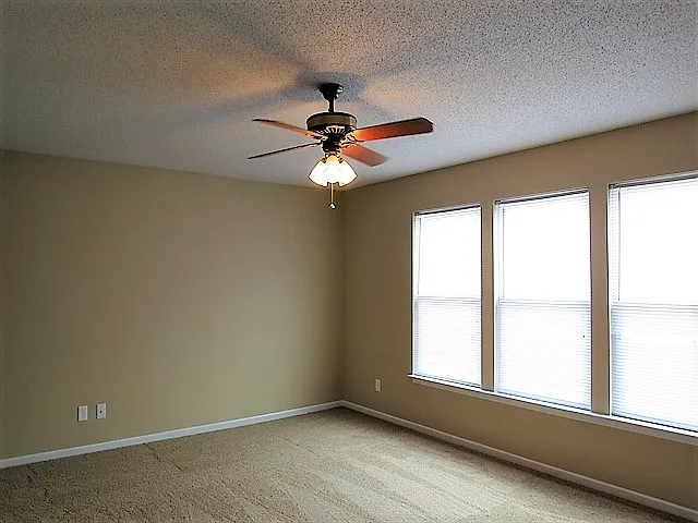 10395 Carrington Way — Photo 9