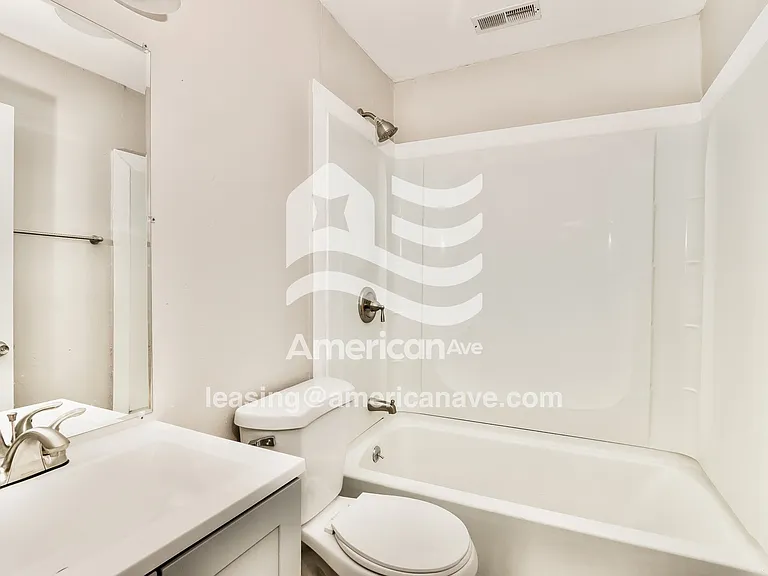 699334_013_bathroom_13788451.jpg