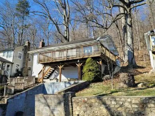 112 Lakeside Dr W, Belvidere, NJ 07823