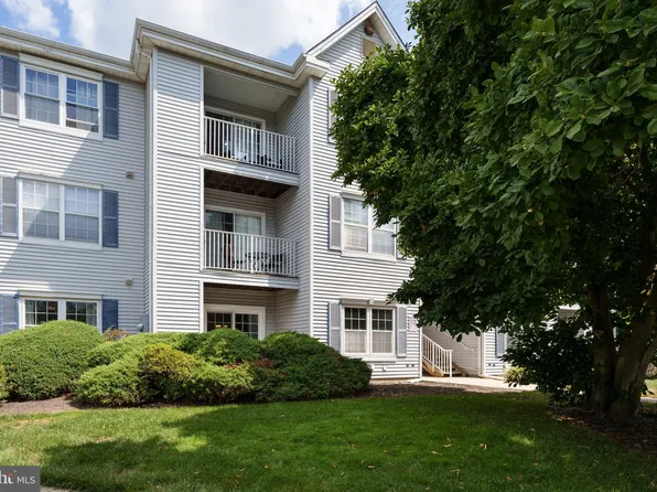 313 Stratford Pl, Bound Brook, NJ 08805