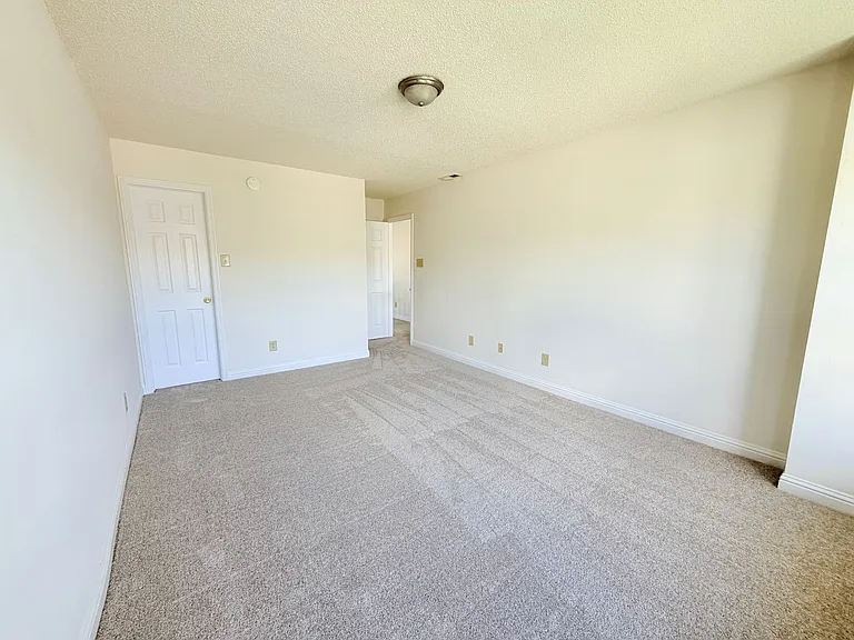 2946 Heirloom Ln — Photo 31