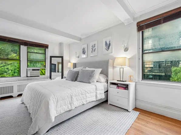 865 United Nations Plaza image 10 of 12